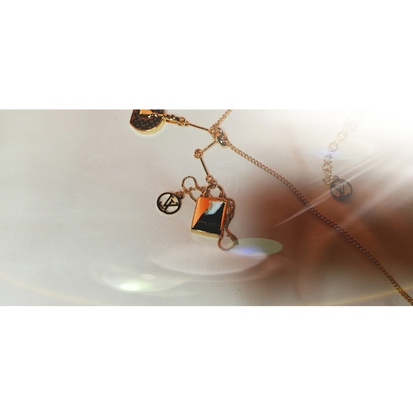 Louis Vuitton Pendant Necklace - Picture 4 of 6